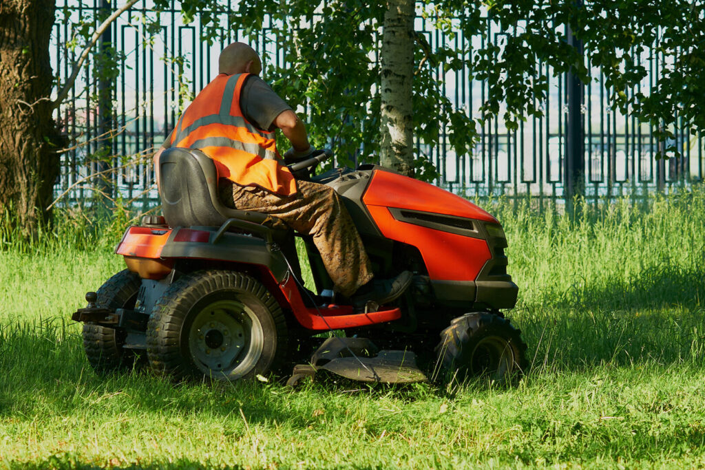 Grounds Maintenance Norfolk & East Anglia with Glover Environmental